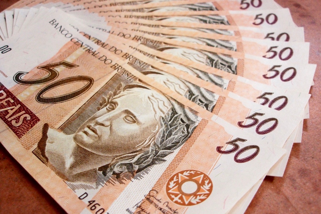 Notas de cinquenta reais