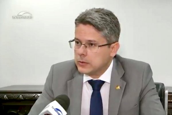 alessandro tv senado