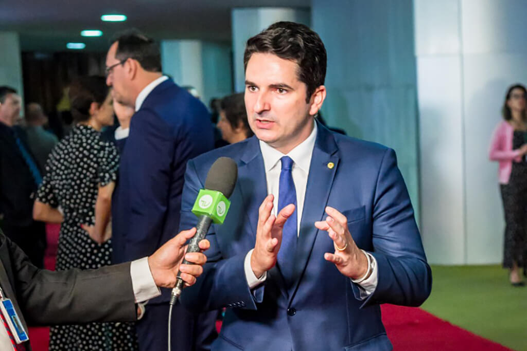 EXTRA! Deputado líder em consultoria 1 Gustinho Ribeiro