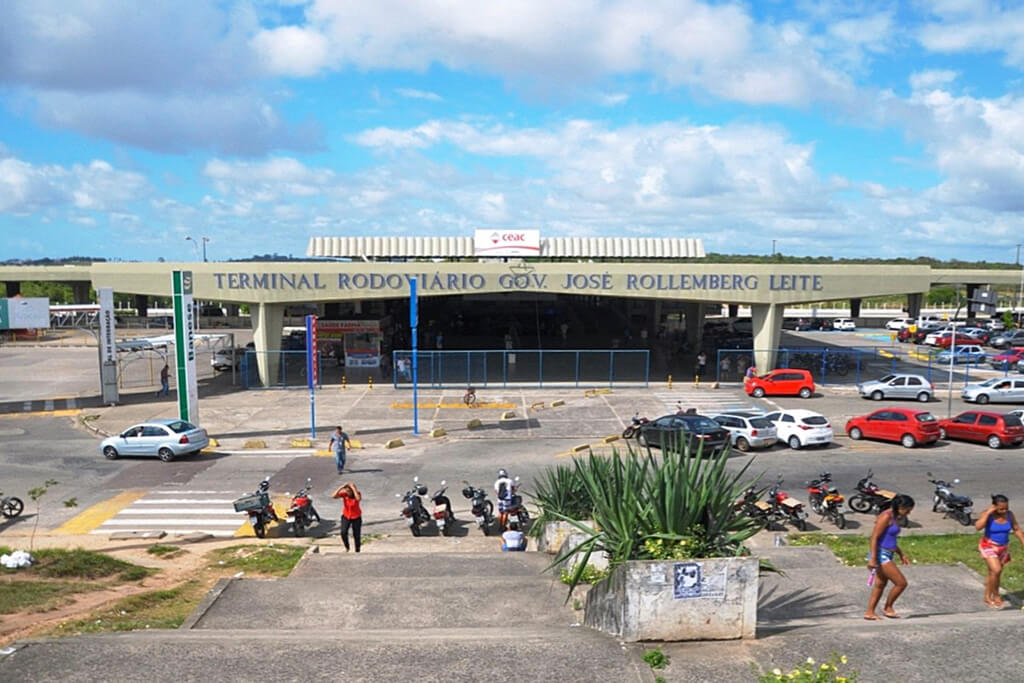 Idoso e PM da Bahia trocam tiros na Rodoviária Nova - NE Notícias