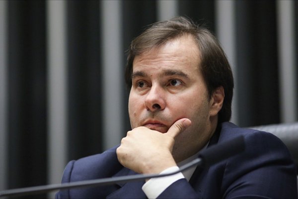 rodrigo maia pensando