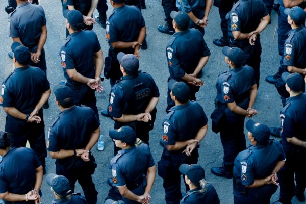 policiais