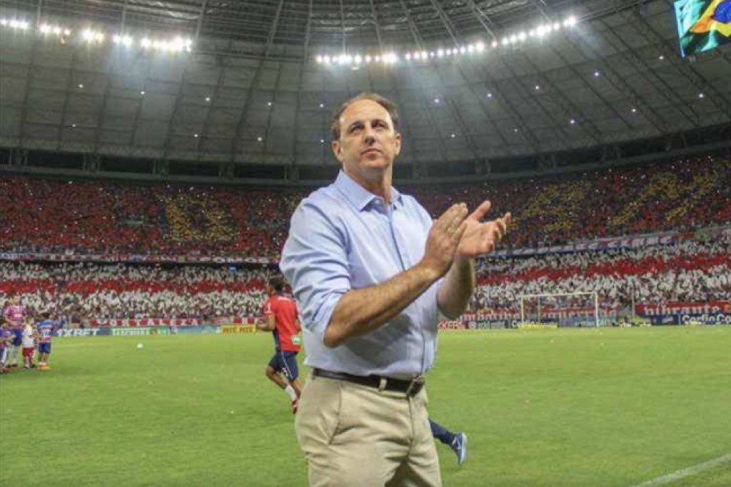 Fortaleza anuncia saída de técnico e quer Rogério Ceni de 