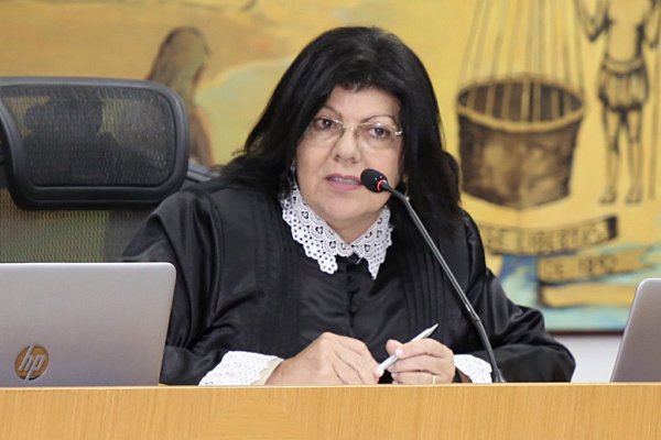 angelica guimaraes