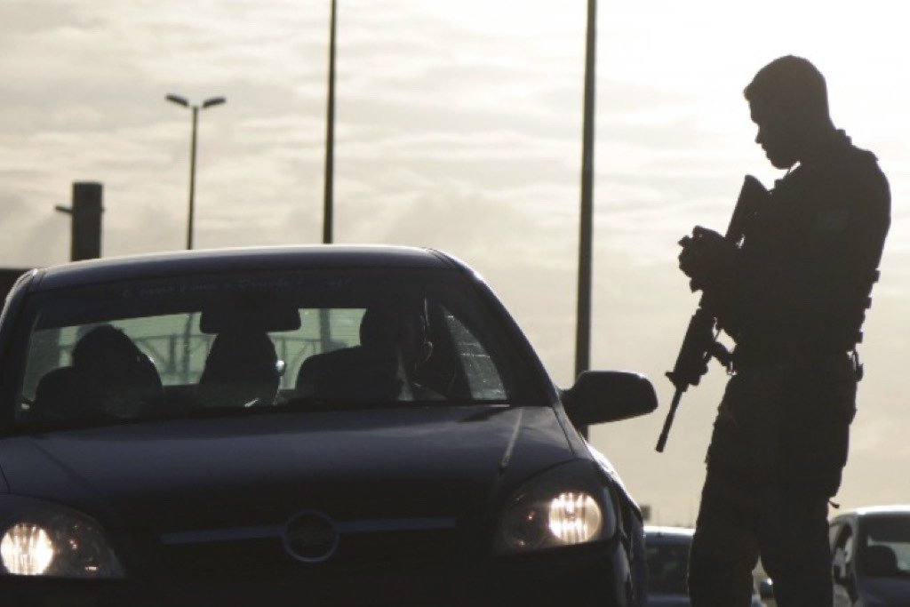 policia carro roubo