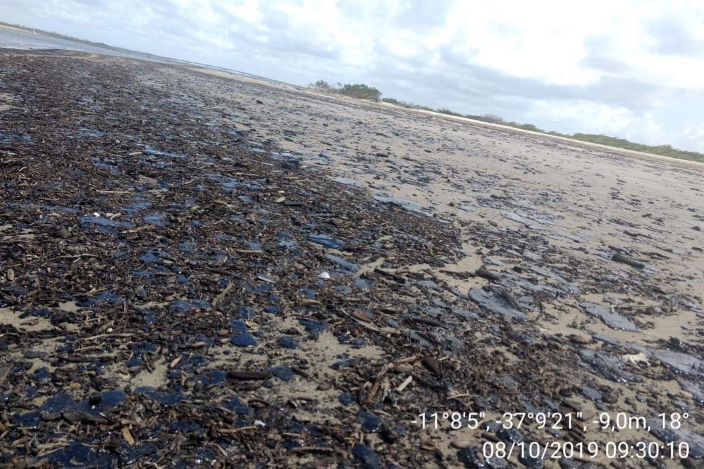 oleo praia sergipe 081019