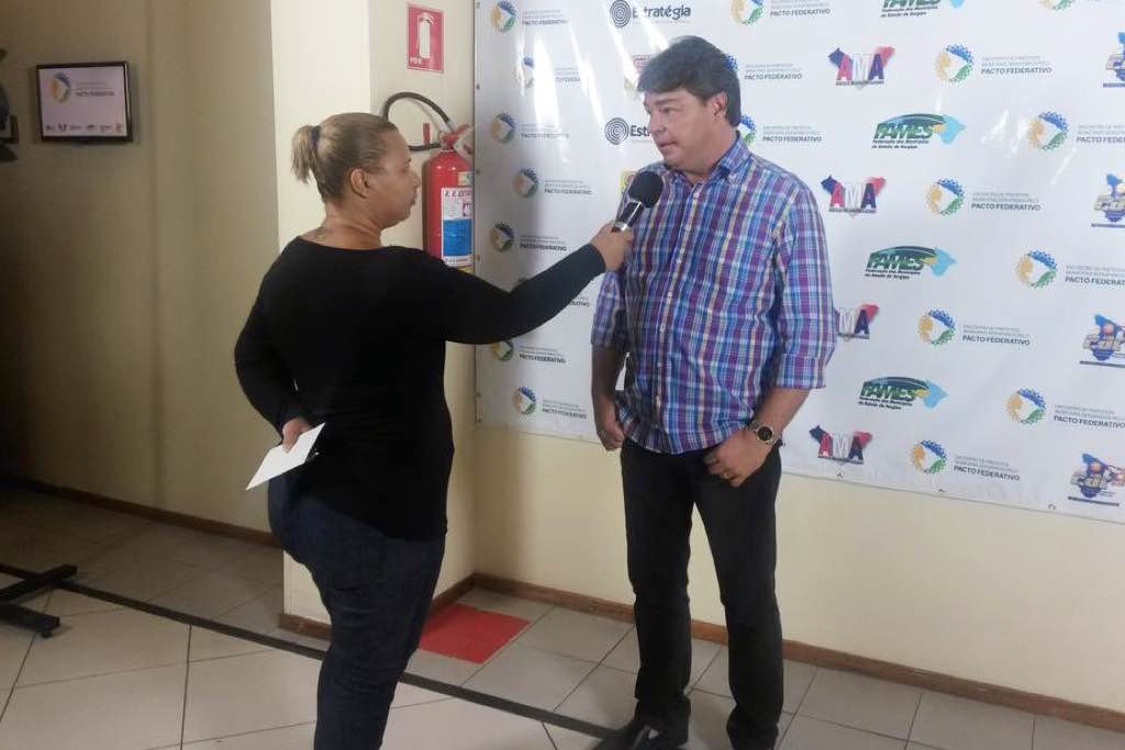 prefeito pirambu elio martins