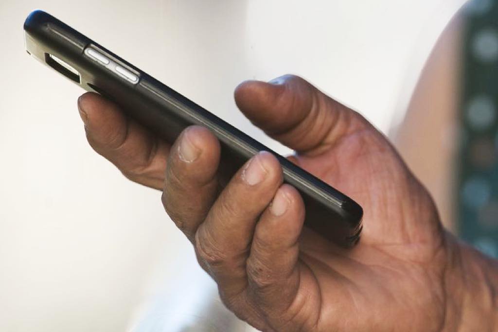 Novas regras para ligações abusivas 1 celular smartphone