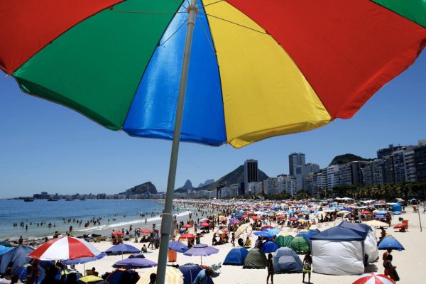 praia copacabana feriado