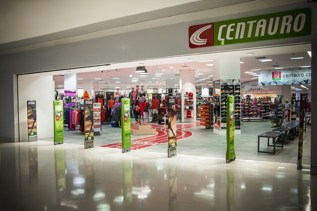 Loja centauro fachada vitrine 1