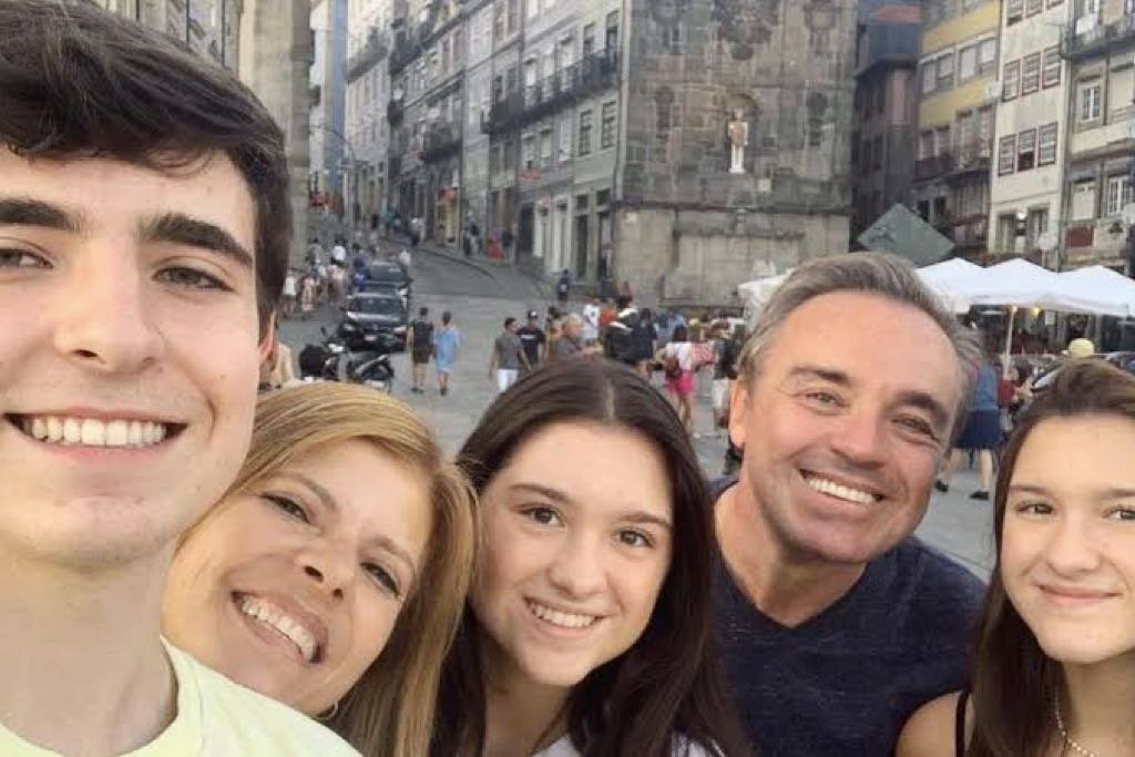 gugu familia