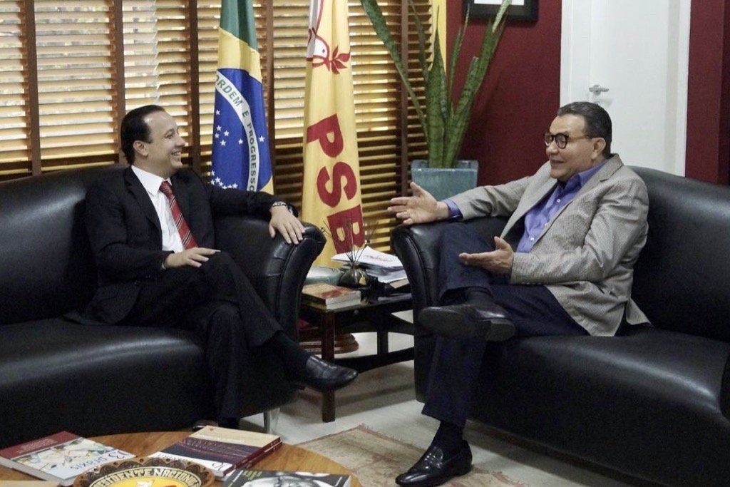 valadares filho carlos siqueira