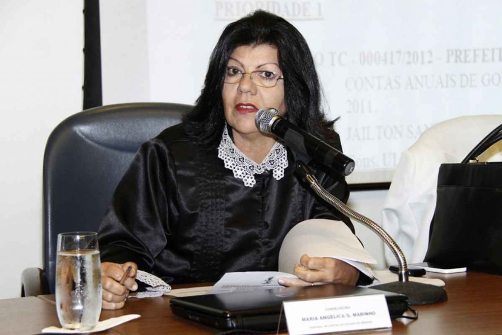 angelica guimaraes