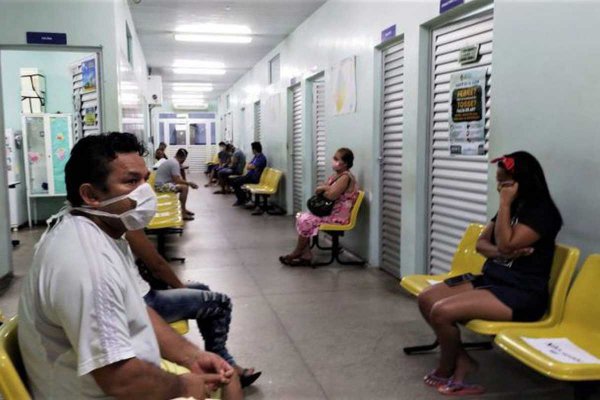pacientes fila hospital manaus