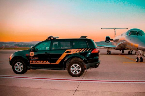 Viatura e aeronave da Polícia Federal