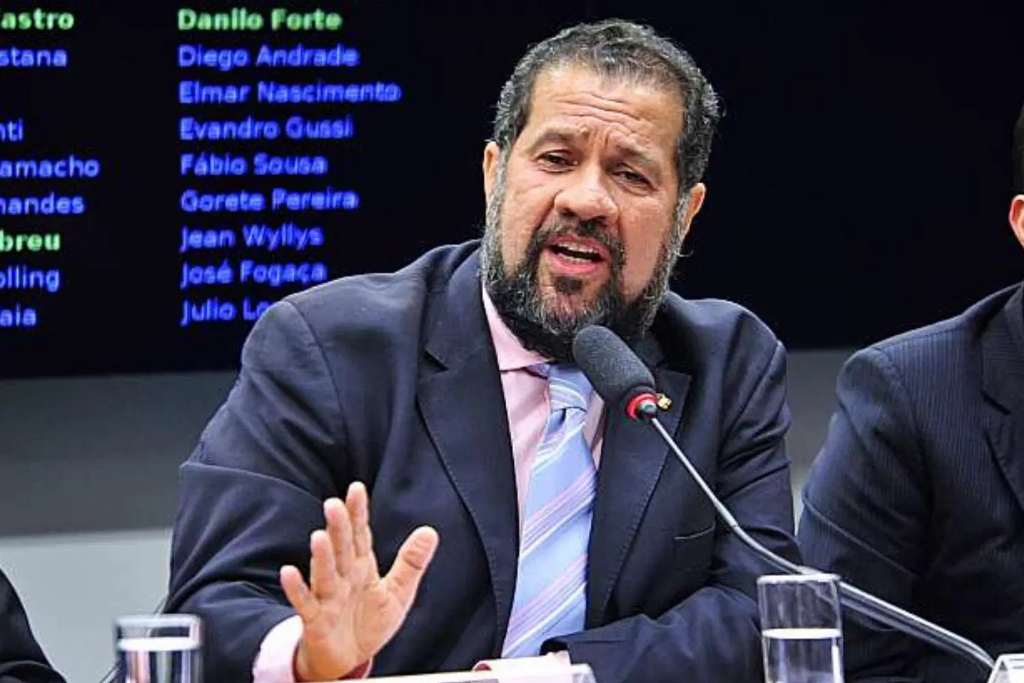 Ex-ministro Carlos Lupi