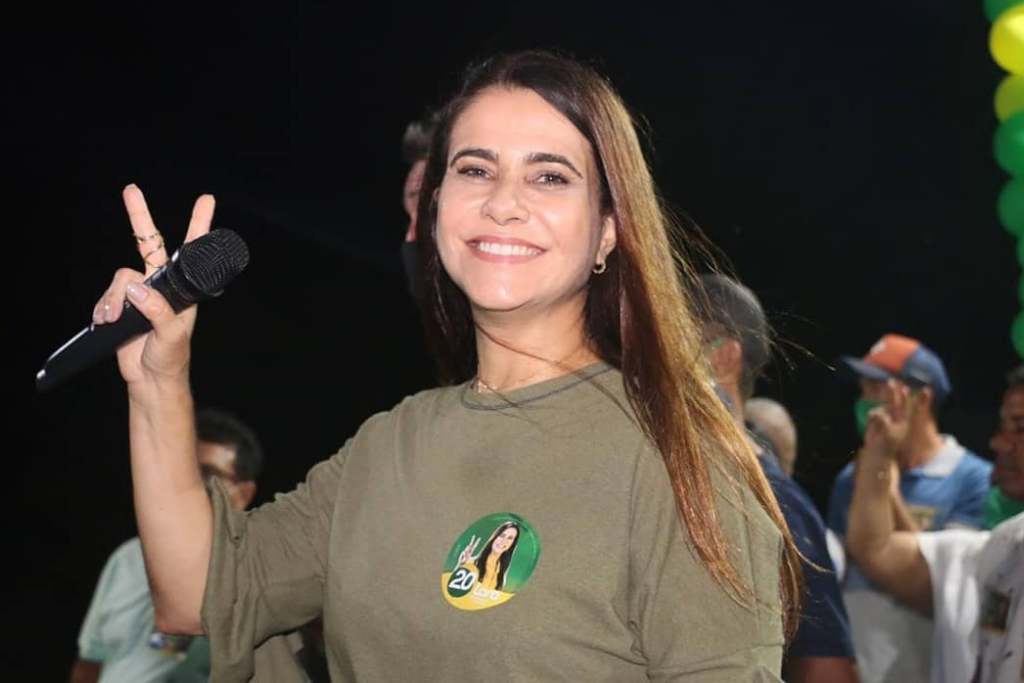 lara moura