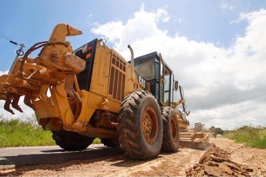 trator obras ribeiropolis dores