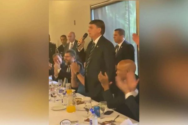 bolsonaro leite condensado
