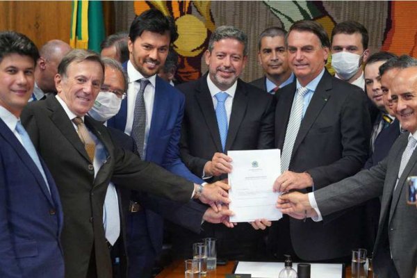 deputados bolsonaro correios fev 2021