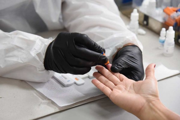 Teste rápido de HIV, Sifilis e Hepatites B e C