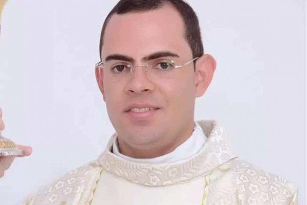 padre fernando lima