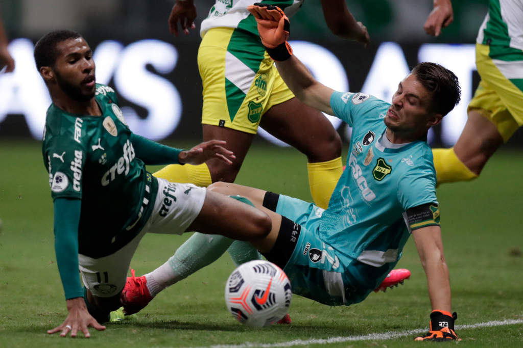 Palmeiras cai outra vez nos pênaltis 1 palmeiras defensa justicia 14042021