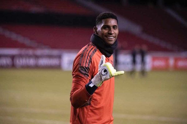 hugo souza goleiro
