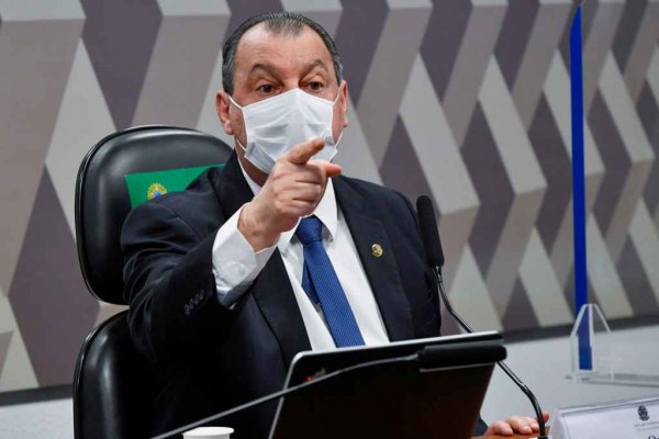 omar aziz senador ago 2021