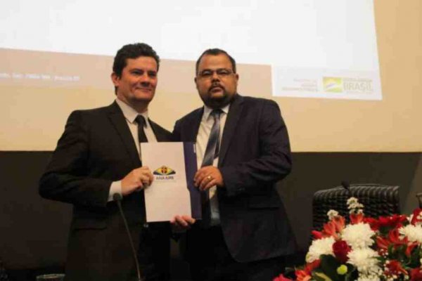 moro advogado uziel santana