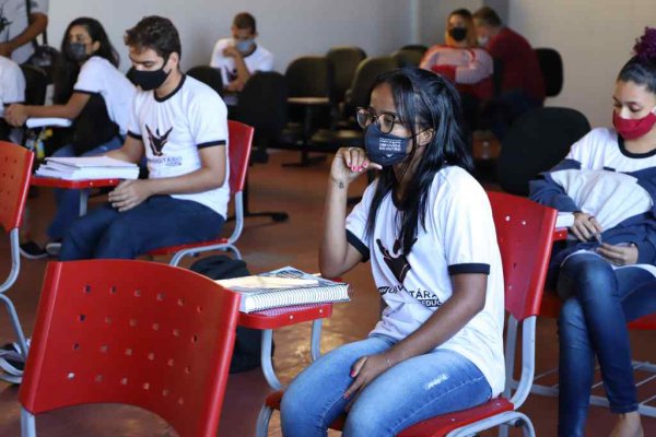 estudante escola pre universitario se jan 22