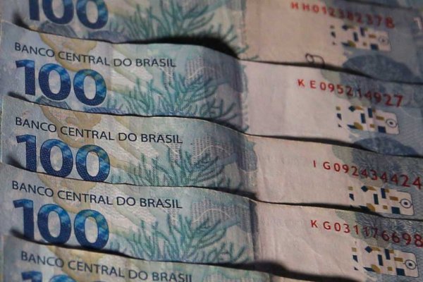 Notas de cem reais
