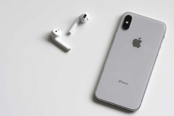apple airpods iphone