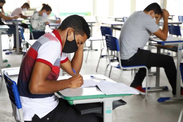 jovem estudante encceja 2022