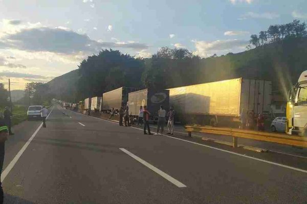 caminhoneiros dutra 311022