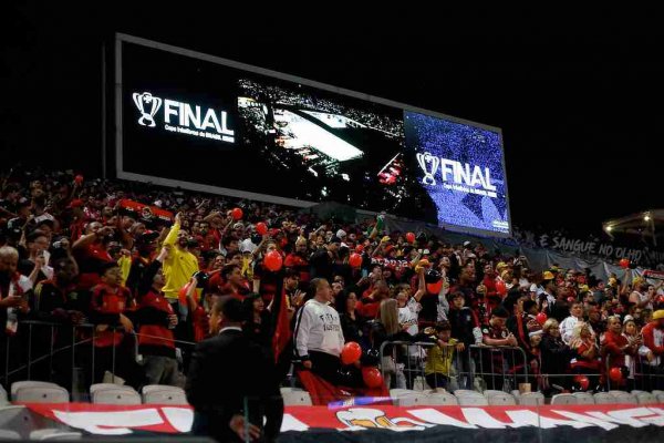 flamengo estadio torcida 121022