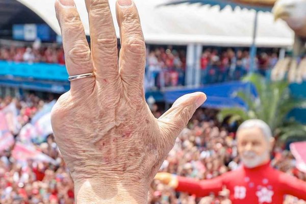 maos dedos lula 2022