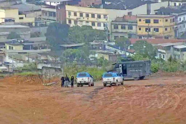 policiais complexo mangueirinha duque caxias 071122