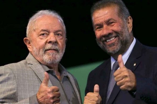 Lula e o ex-ministro Carlos Lupi