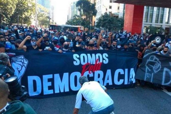 torcida organizada pela democracia 2022