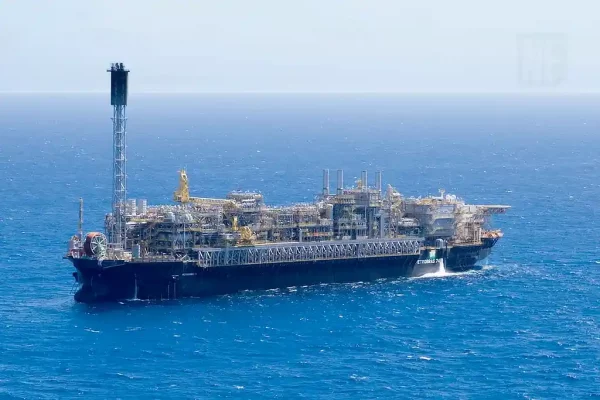 Imagem aérea do Navio Plataforma FPSO P-74, da Petrobras