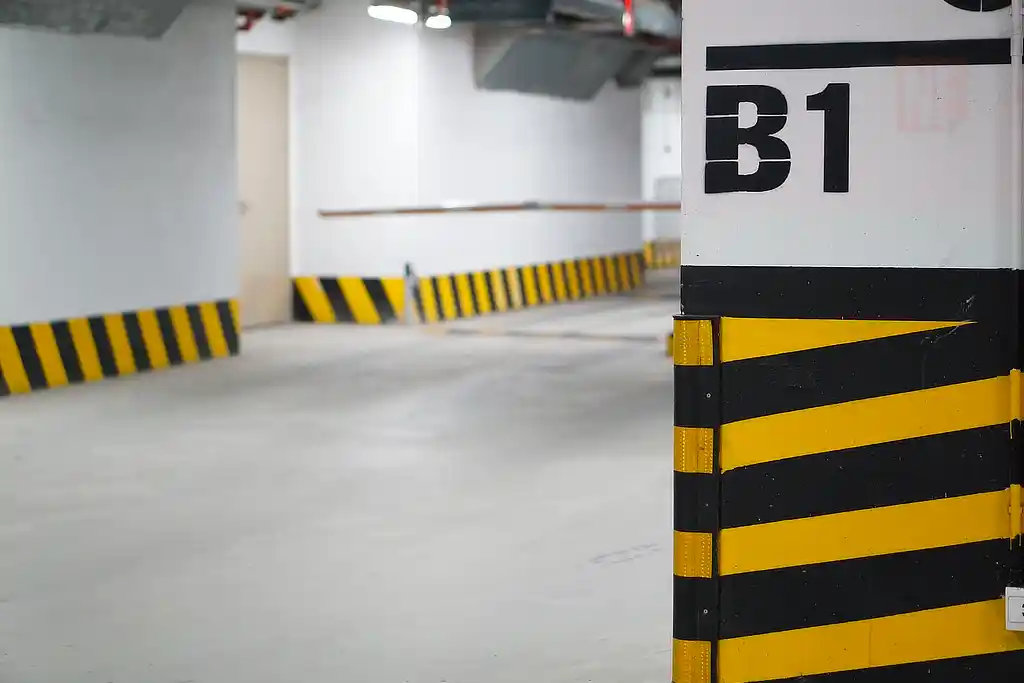 Garagem estadionamento condominio