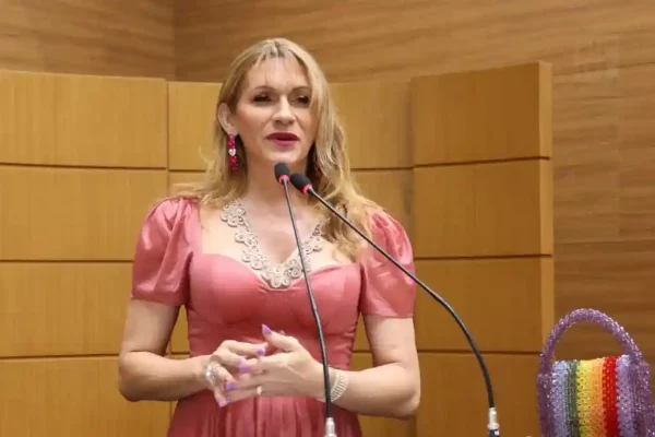 Linda Brasil deputada jun 23