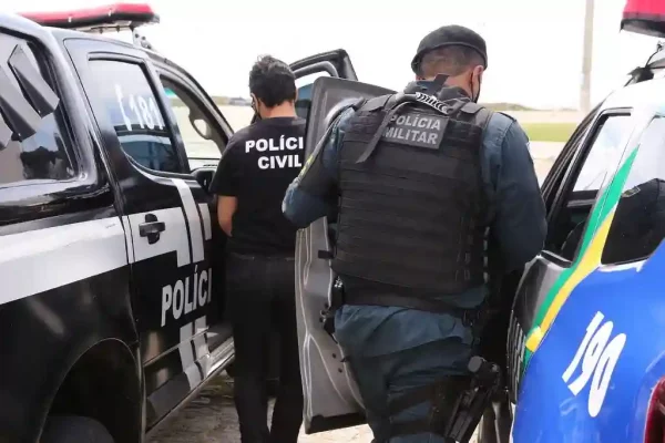 Policiais da Civil e Militar em ação conjunta