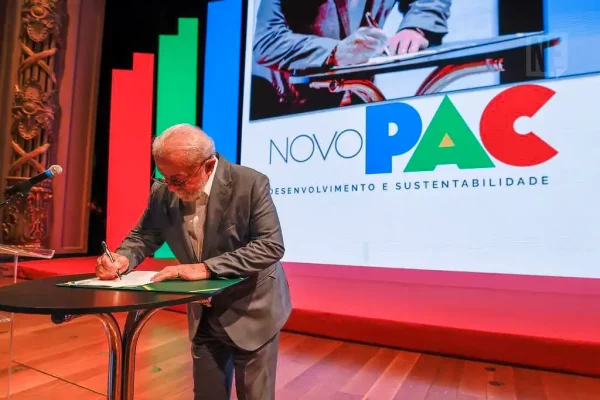 Lula PAC ago 23