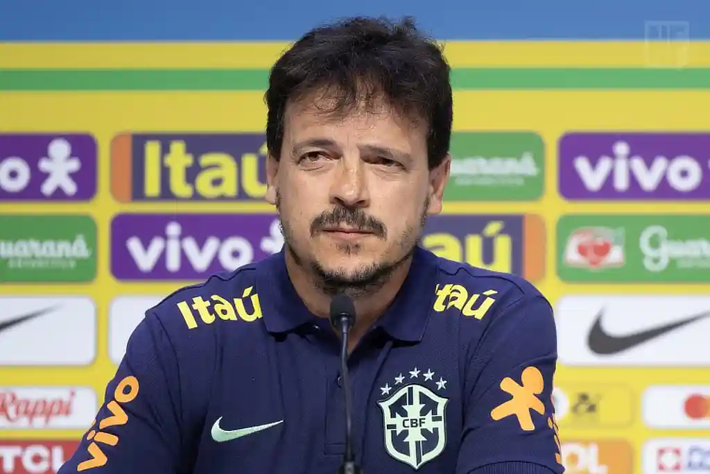 Tecnico Fernando Diniz ago 23