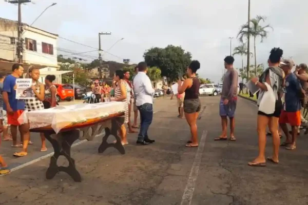 protesto atropelamento carro adema ago 23 a