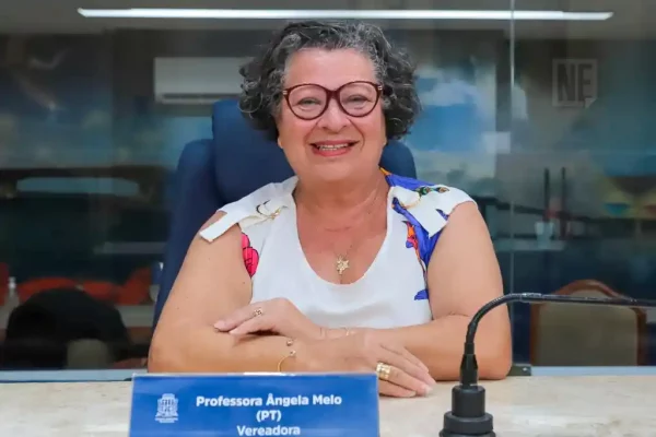 Angela Melo professora