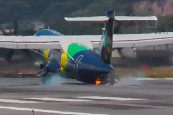 Aviao Azul bate pouso nov 23