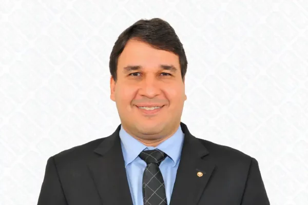 Etelio Carvalho Prado Junior